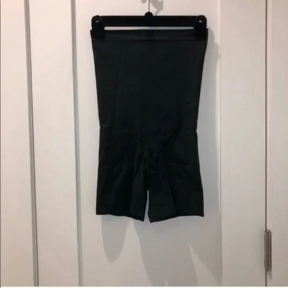 Spanx Oncore High-Waisted Shaping Short - Picture 4 of 5